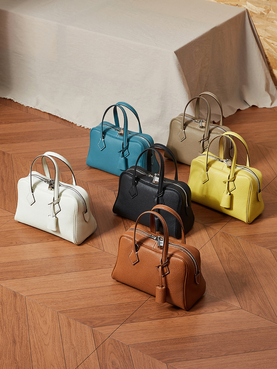 TC-Vaqueta Victoria Bolso Cojín Bandolera — Diseñador Estilo Boston view 5