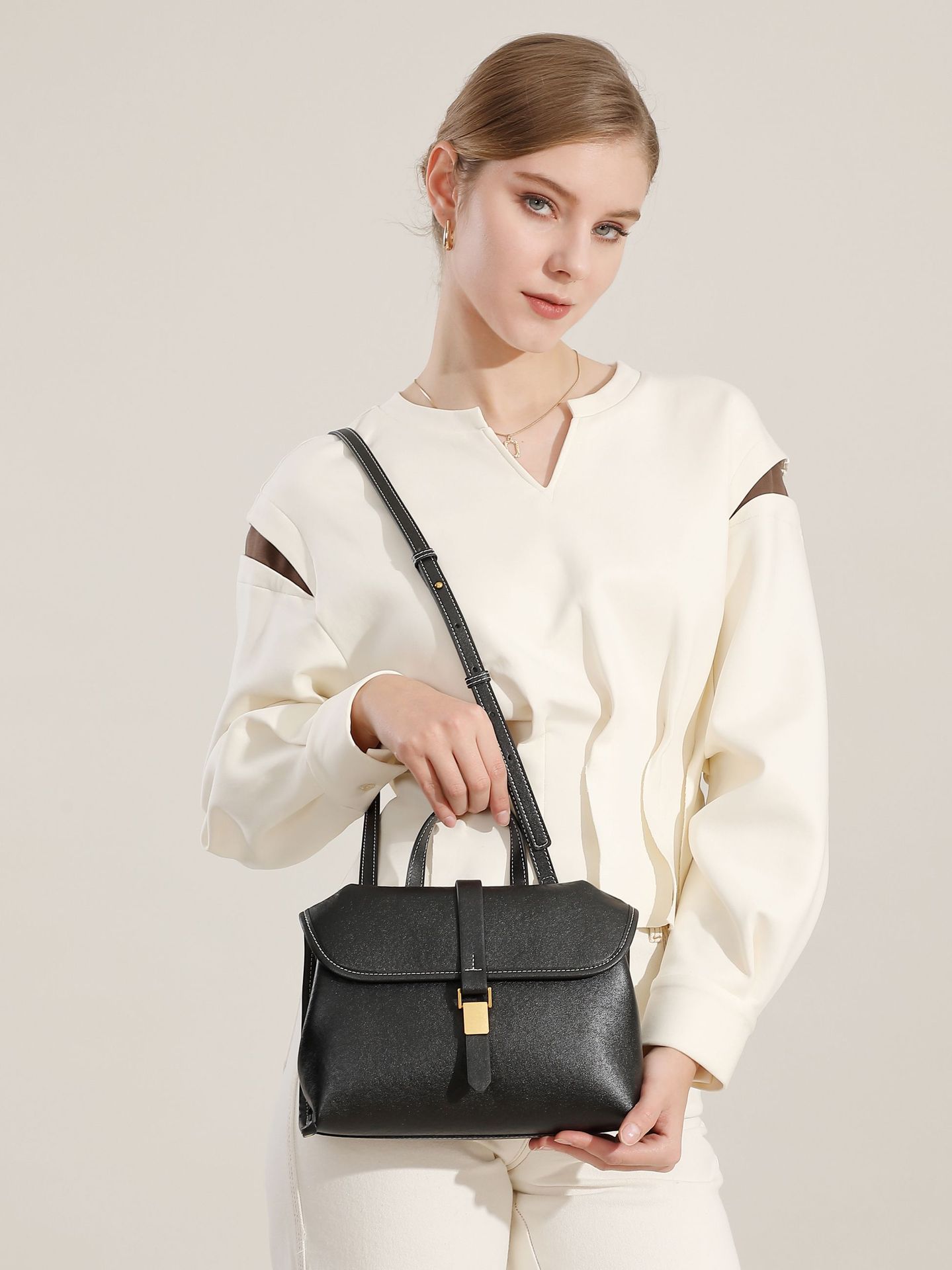 Vintage Messenger Bag — Three-Colour Casual Commute view 2