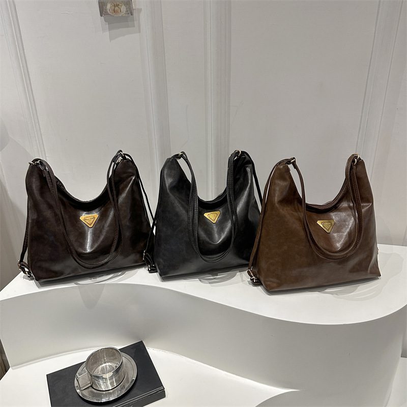 Minimalist Large-Capacity Tote and Backpack
