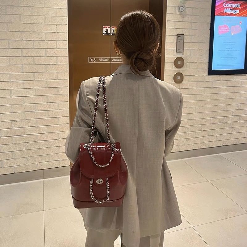 Mini gesteppter Schulterrucksack mit Kette view 3