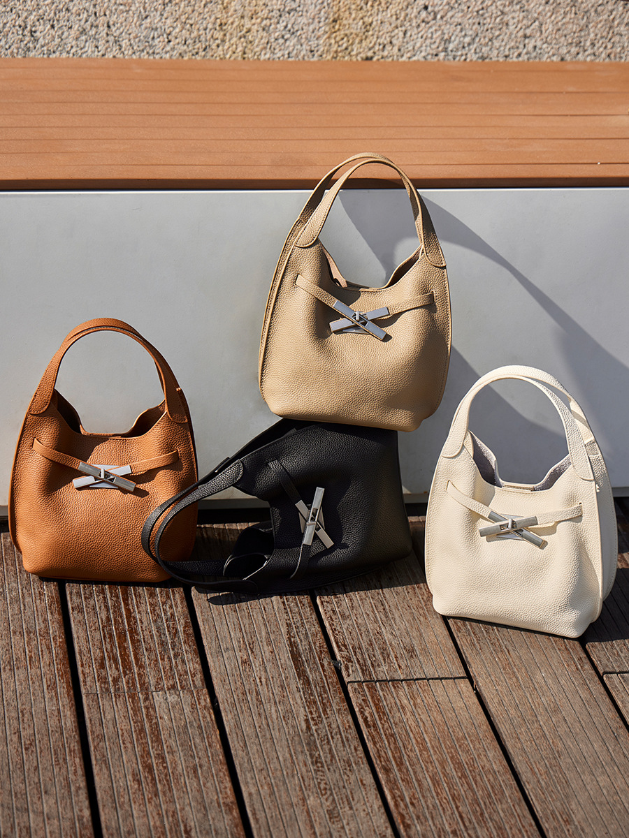 Bolso Cubo de Mercado en Piel de Vaca TC — Cápsula de Cuatro Colores view 5