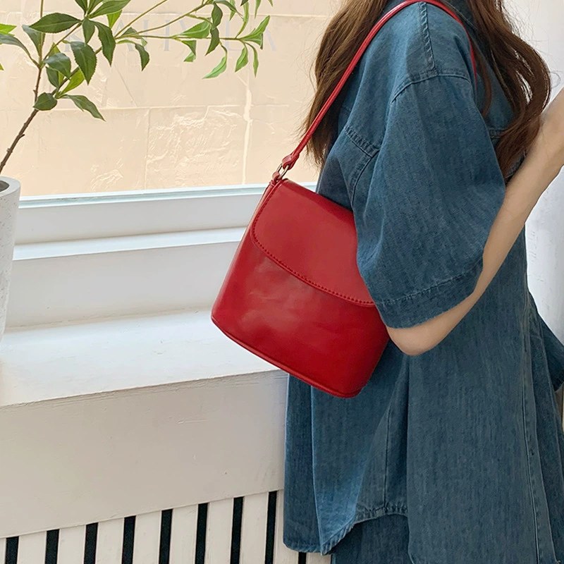 Red PU Leather Bucket Bag for wholesale OEM — YANYAN Bags Guangzhou handbag factory