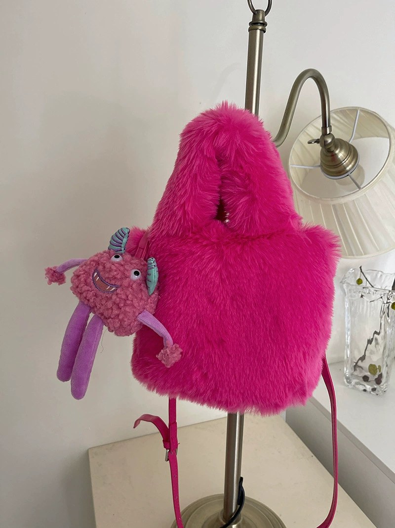 Red Plush Faux Fur Bucket Bag for wholesale OEM — YANYAN Bags Guangzhou handbag factory
