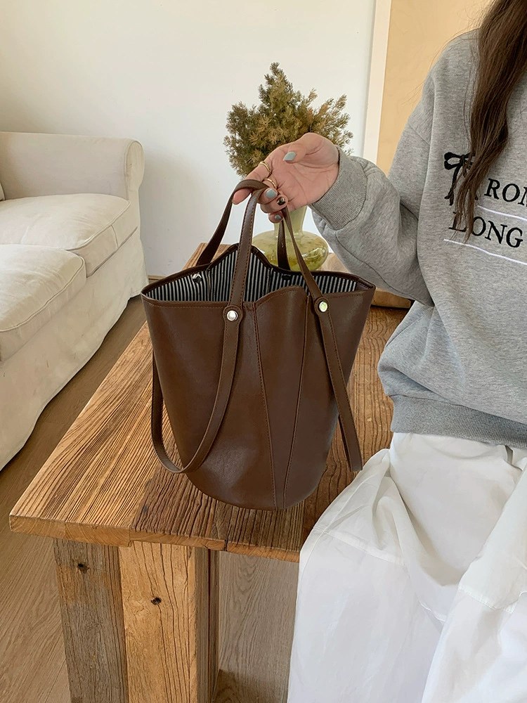 PU Leather Bucket Bag view 3