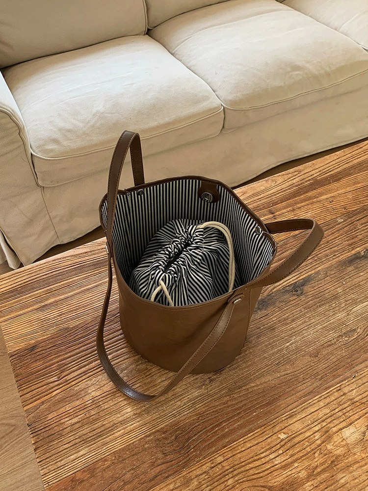 PU Leather Bucket Bag view 4