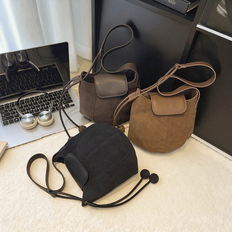 Vintage Minimalist Bucket Crossbody Bag