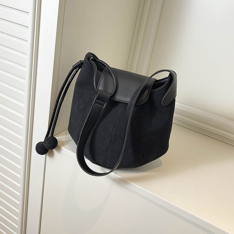 Vintage Minimalist Bucket Crossbody Bag view 3