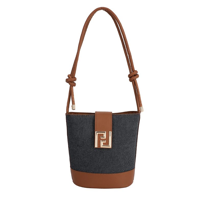 Minimalistische Bucket Bag als Schulter- und Umhängetasche view 7