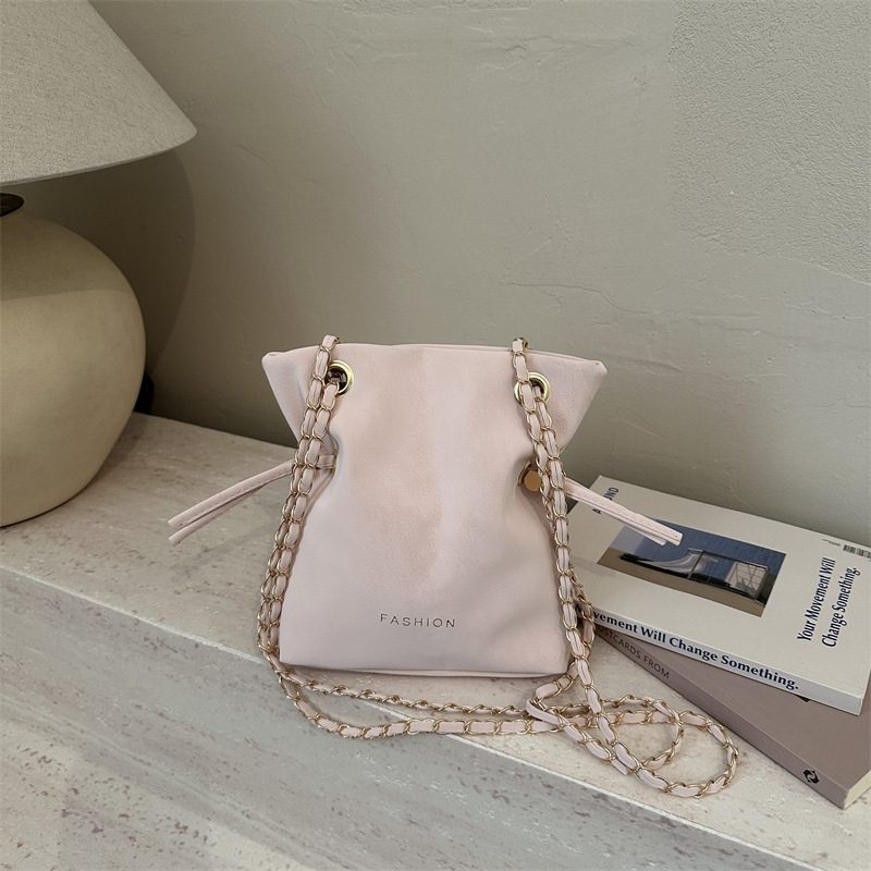 Large Capacity Chain Bucket Crossbody Bag view 2