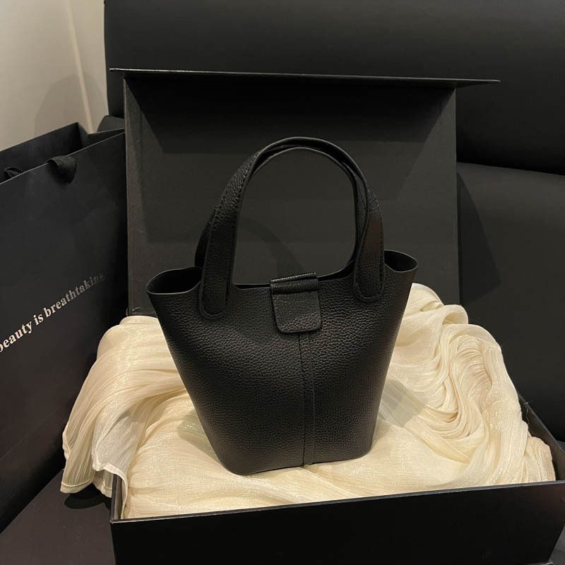 Minimalist Large Capacity Bucket Crossbody Bag view 2
