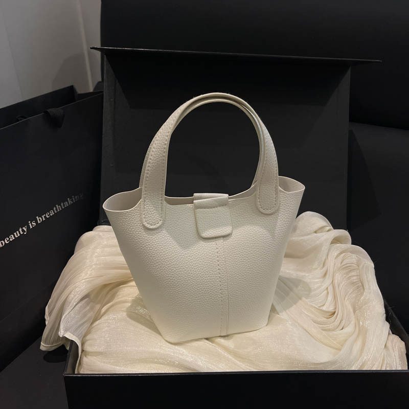 Minimalist Large Capacity Bucket Crossbody Bag view 3
