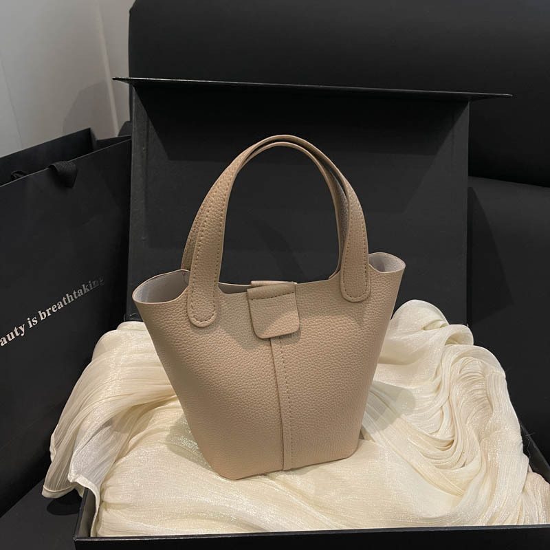 Minimalist Large Capacity Bucket Crossbody Bag view 4