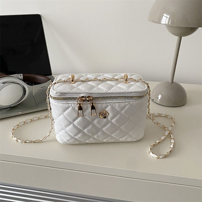 Quilted Chain Bucket Shoulder Bag view 3