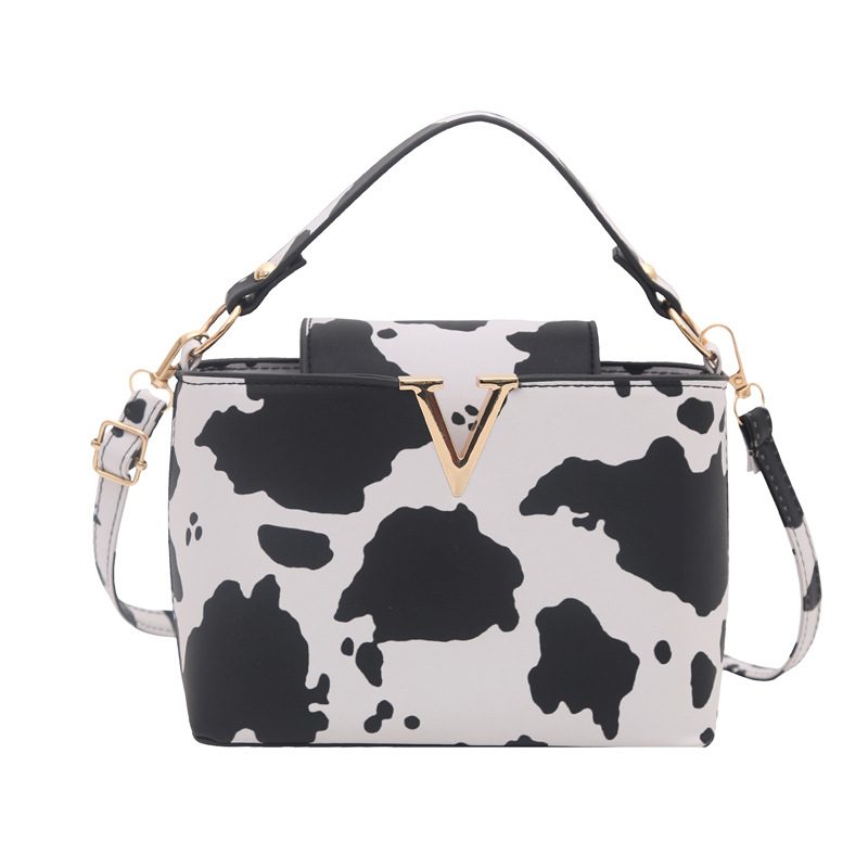 Designer Light Luxury Bucket Bag view 5