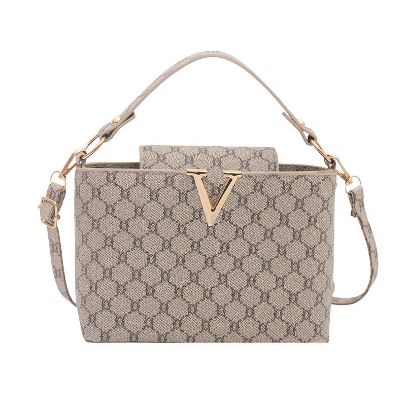 Designer Light Luxury Bucket Bag view 8
