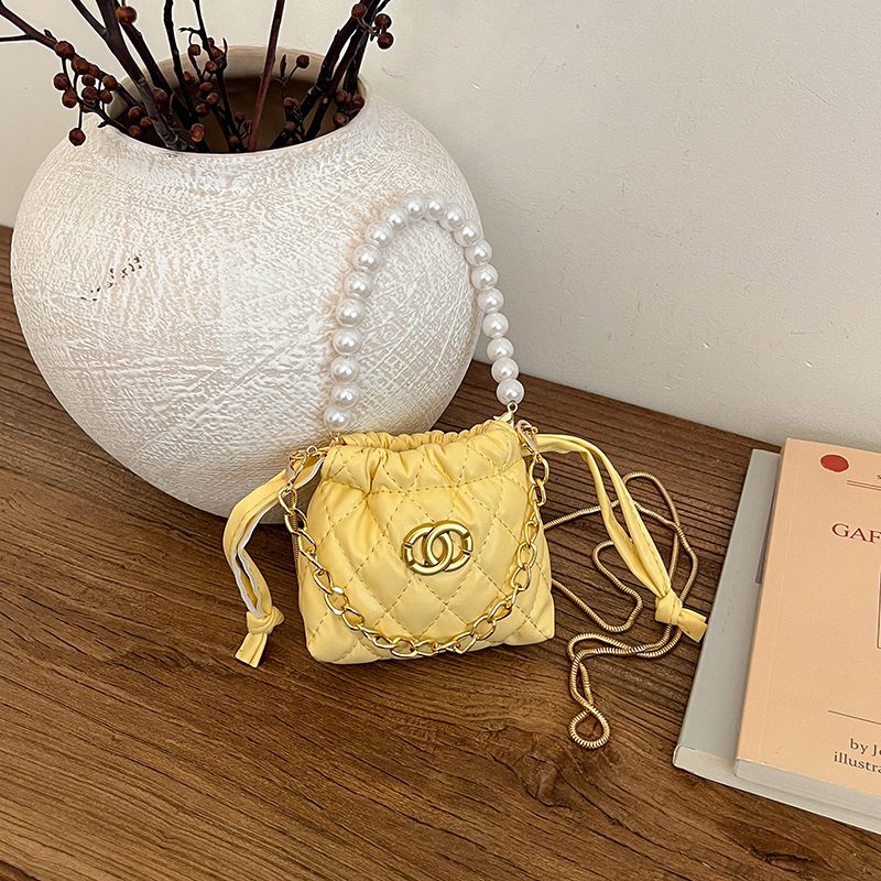 Quilted Diamond Bucket Chain Crossbody Bag view 9