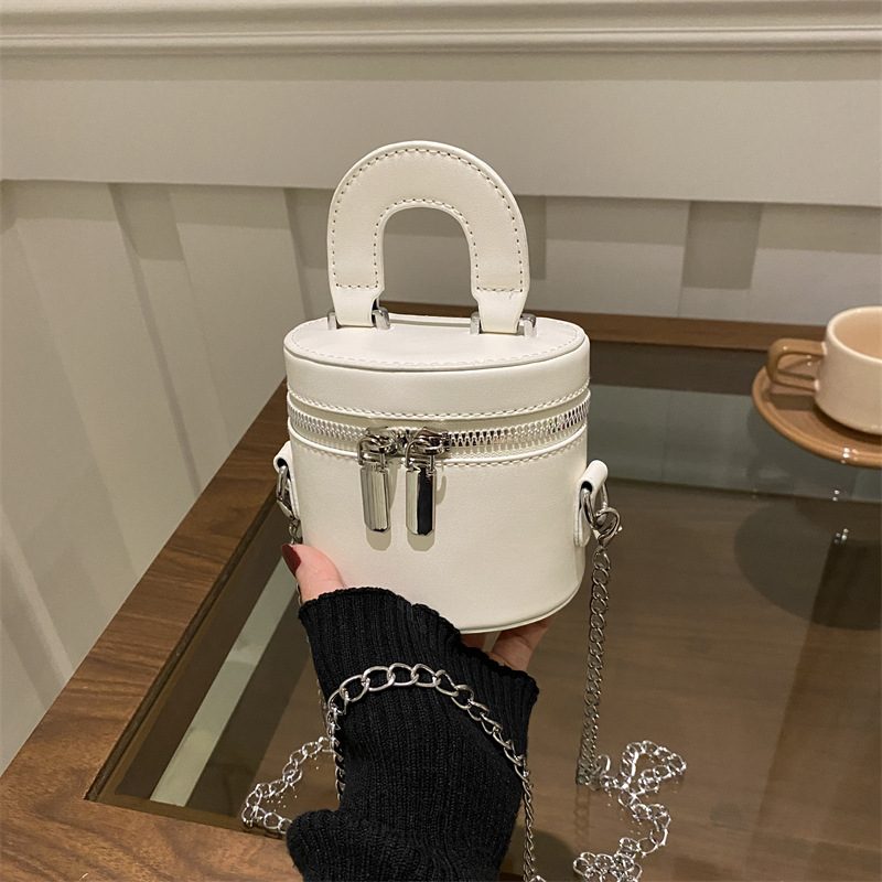 Sac seau porté épaule à double fermeture éclair view 3