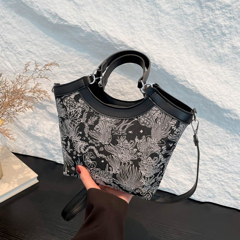 Tas Bahu Bucket Sutra Bordir view 3