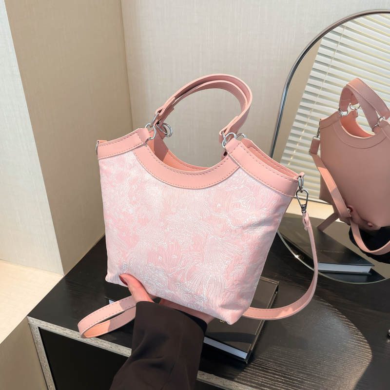 Tas Bahu Bucket Sutra Bordir view 4