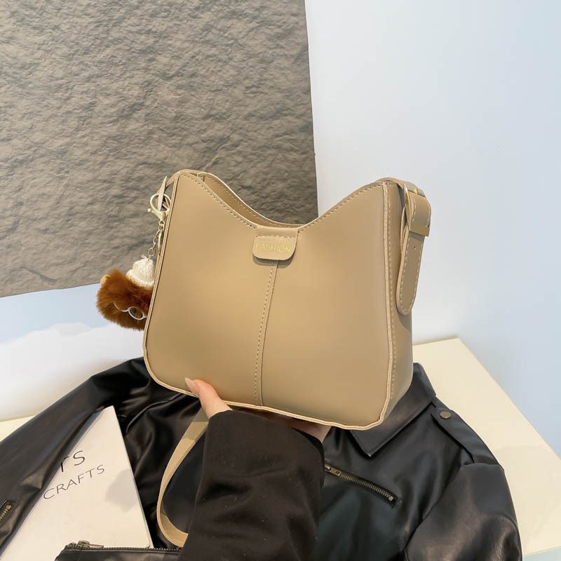 Vintage Large Capacity Bucket Shoulder Bag view 2