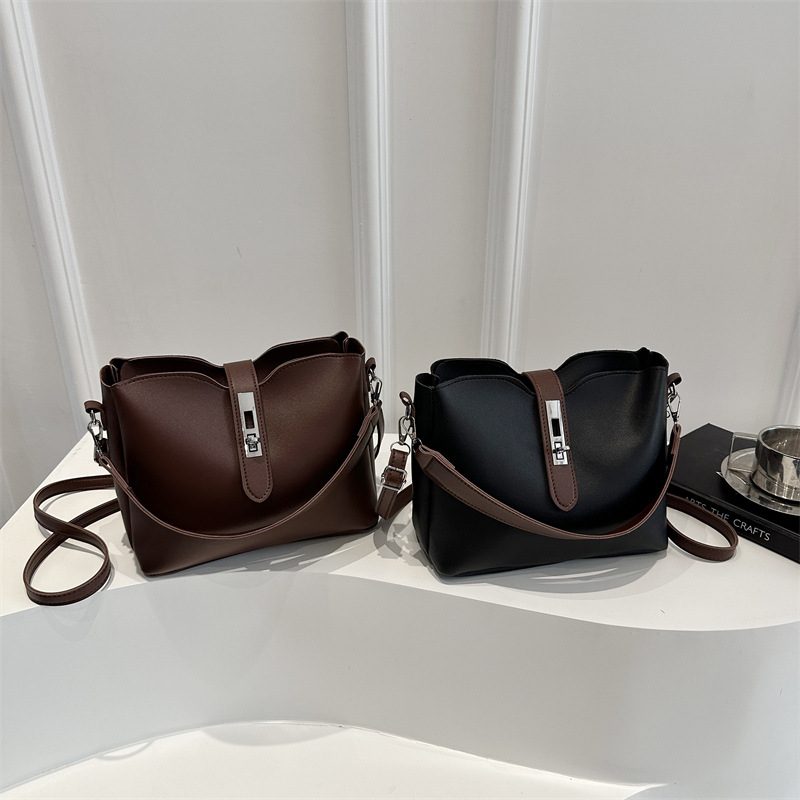 Vintage Large Capacity Bucket Shoulder Bag