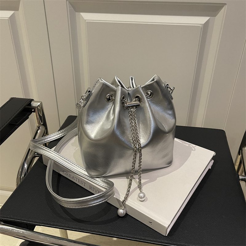 Drawstring Chain Large-Capacity Bucket Bag view 2