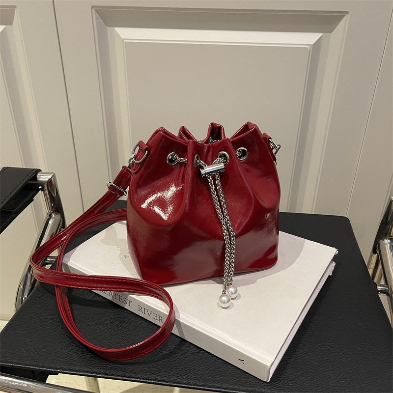Drawstring Chain Large-Capacity Bucket Bag view 4