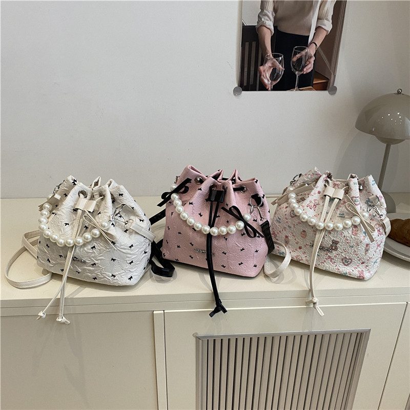 Chain Detail Crossbody Bucket Bag