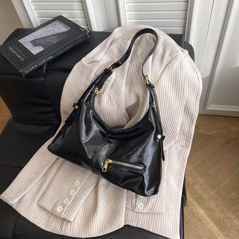 Large Capacity Casual Bucket Crossbody Bag view 3