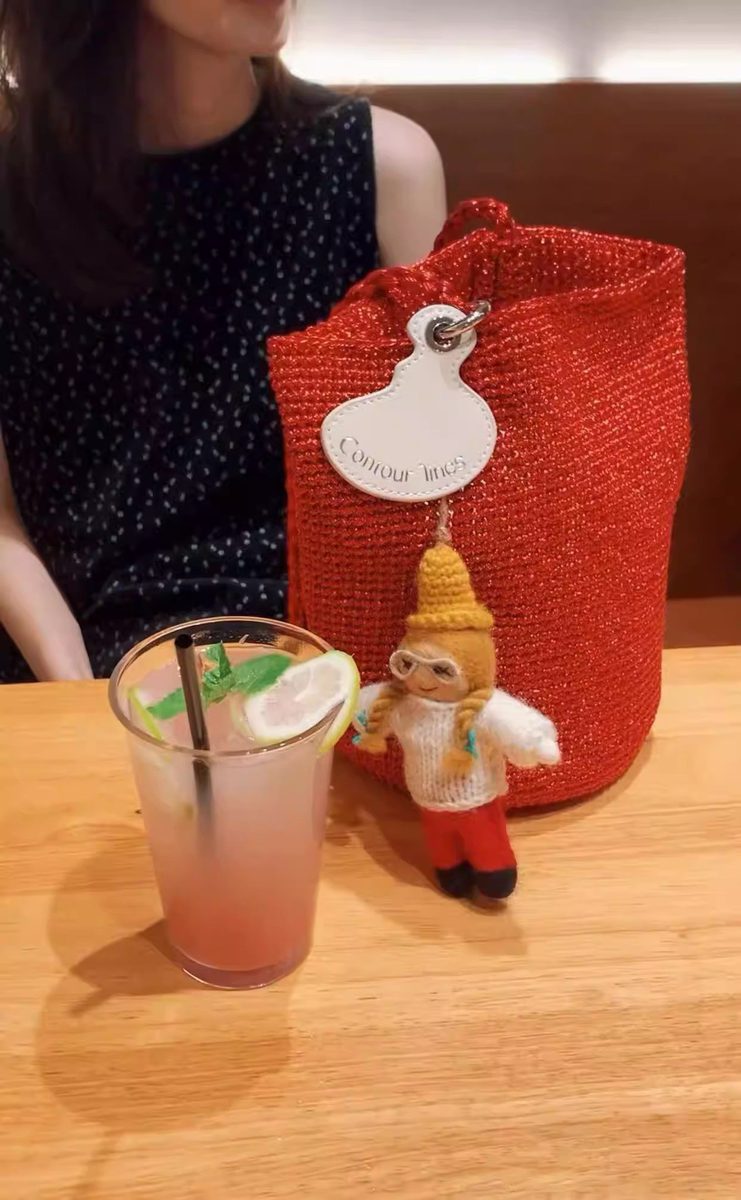 Woven Gold Silver Thread Bucket Bag view 11