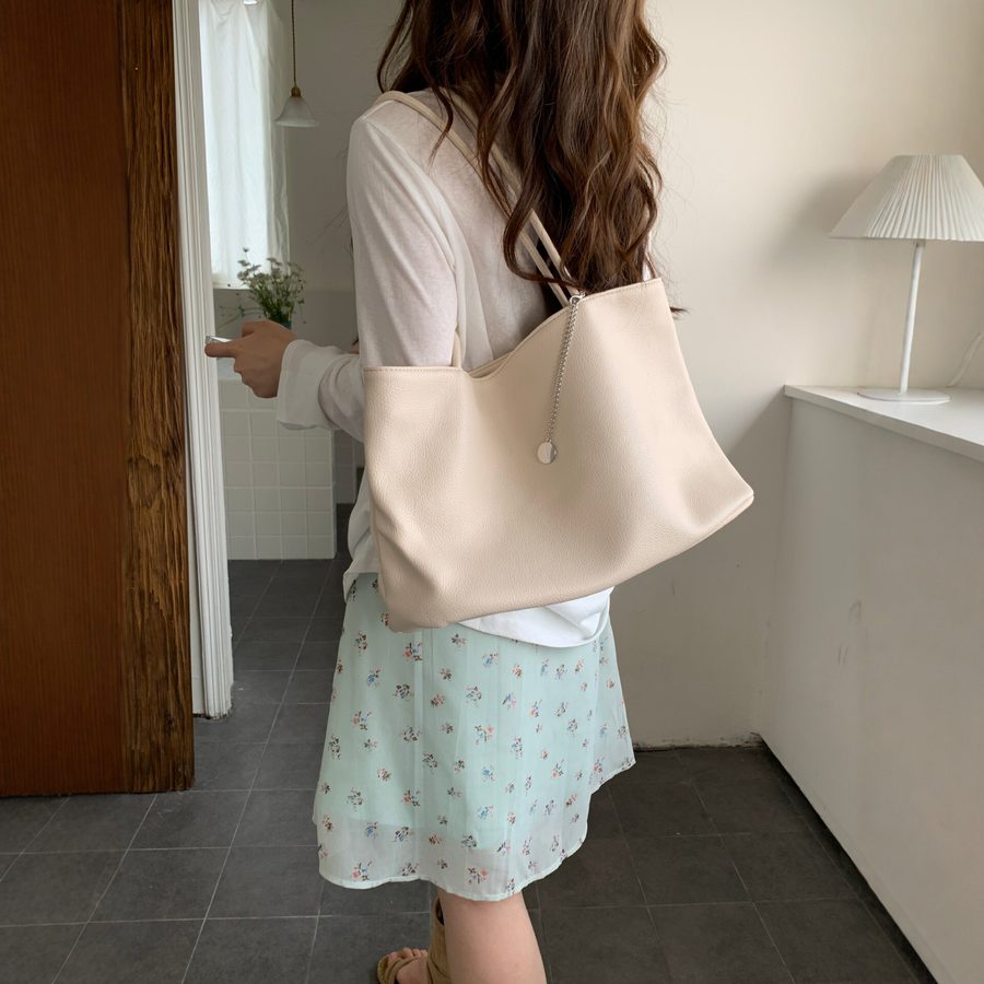 Litchi Grain Minimalist Bucket Tote Bag view 3