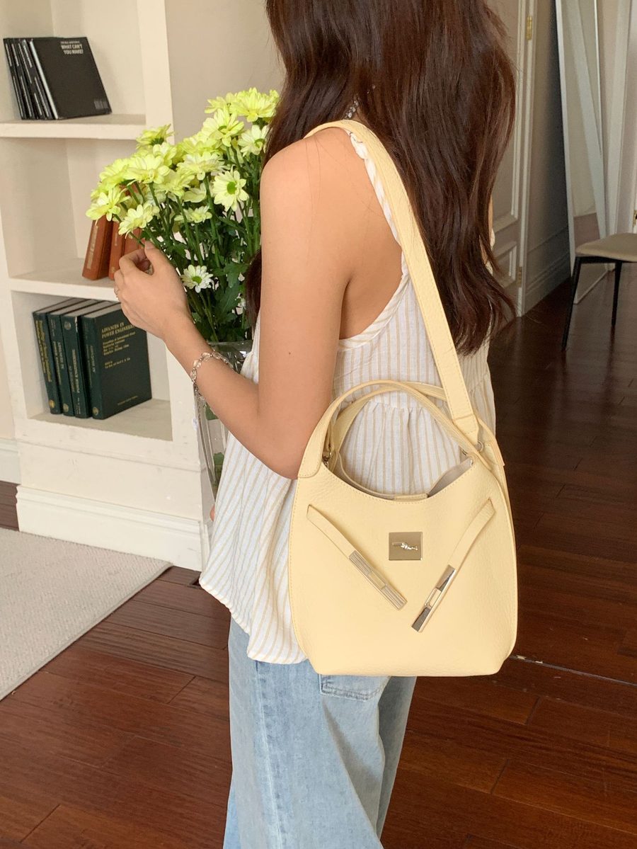 Softleder Bucket Bag mit Lychee-Narbung view 4