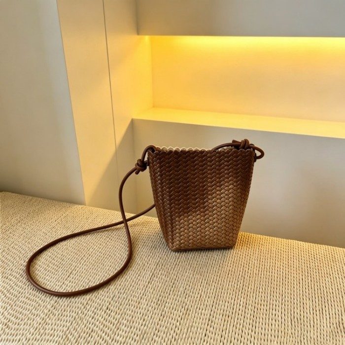 Straw Woven Bucket Crossbody Bag view 10