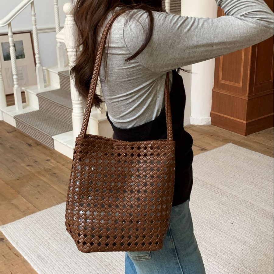 Red Woven Hollow-Out Bucket Tote Bag