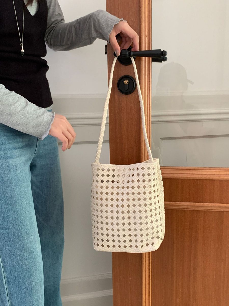 Red Woven Hollow-Out Bucket Tote Bag view 10