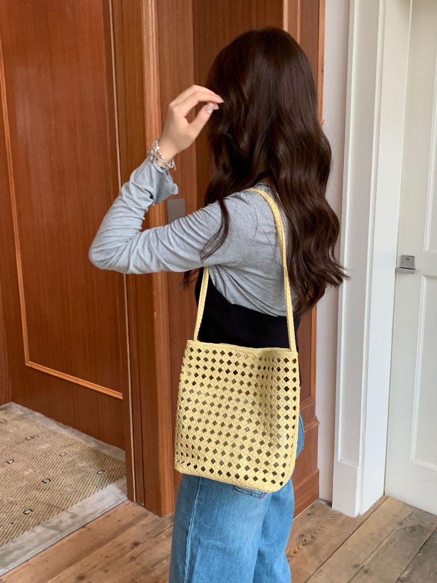 Red Woven Hollow-Out Bucket Tote Bag view 11