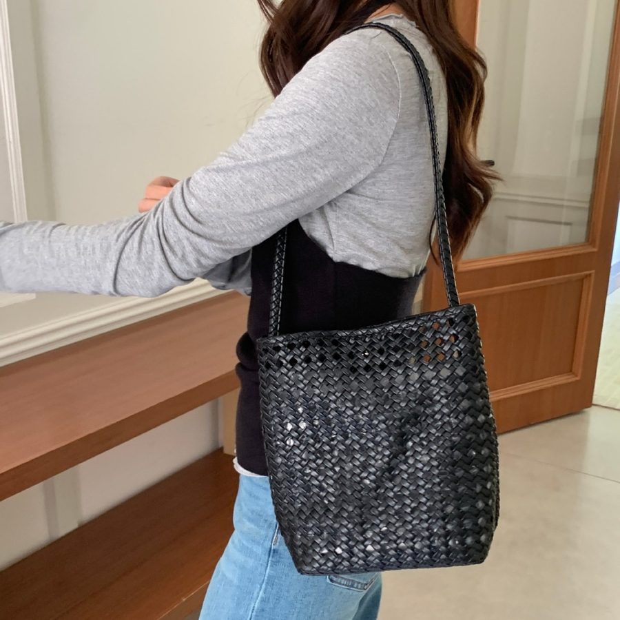Red Woven Hollow-Out Bucket Tote Bag view 2