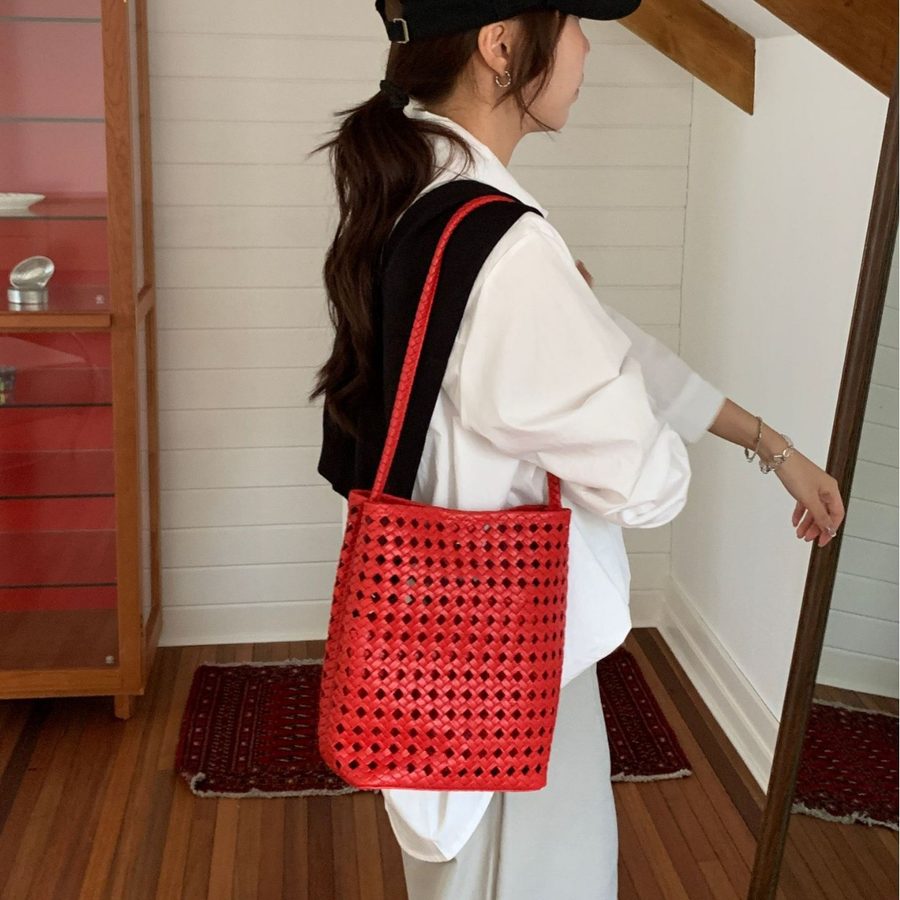 Red Woven Hollow-Out Bucket Tote Bag view 3