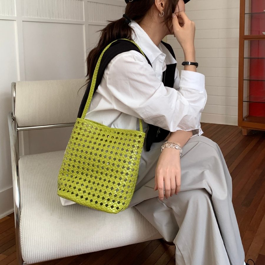 Red Woven Hollow-Out Bucket Tote Bag view 4
