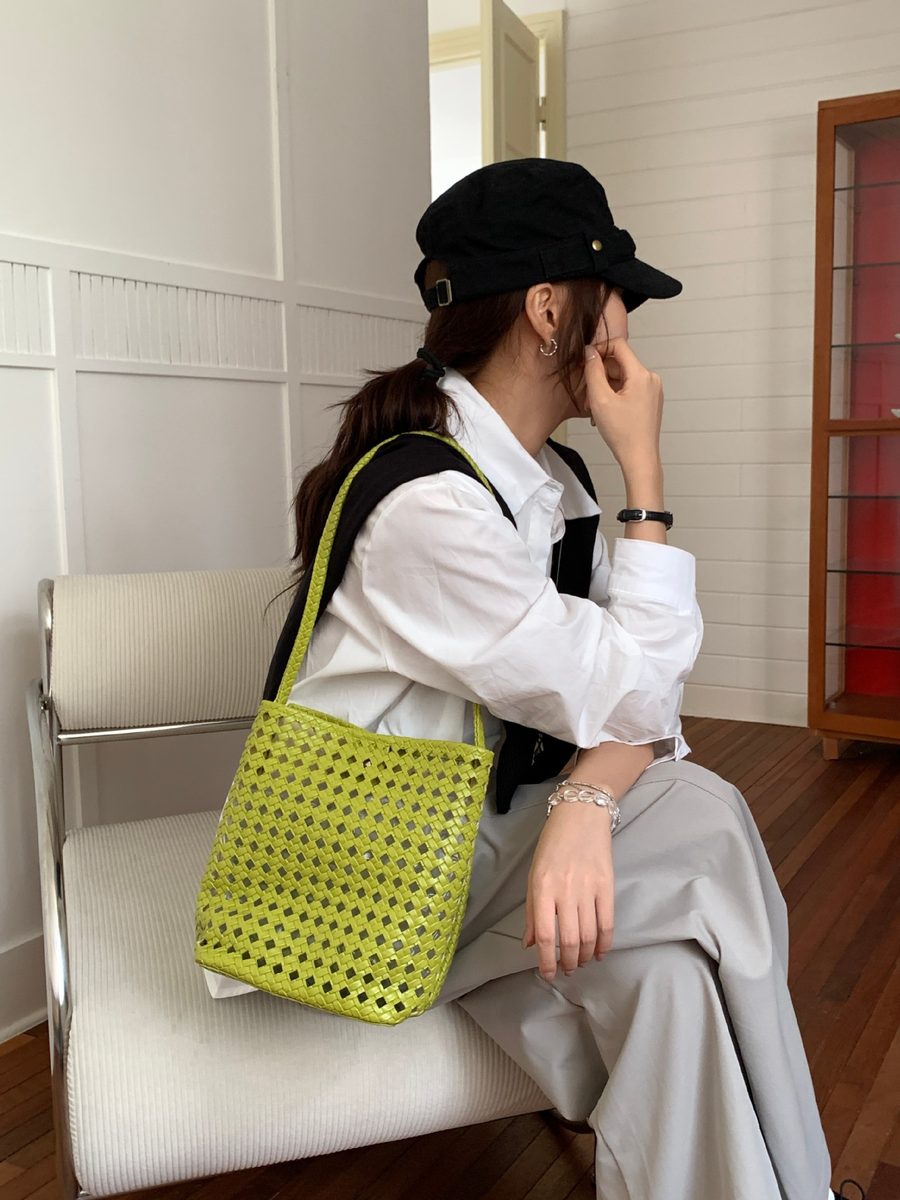 Red Woven Hollow-Out Bucket Tote Bag view 6