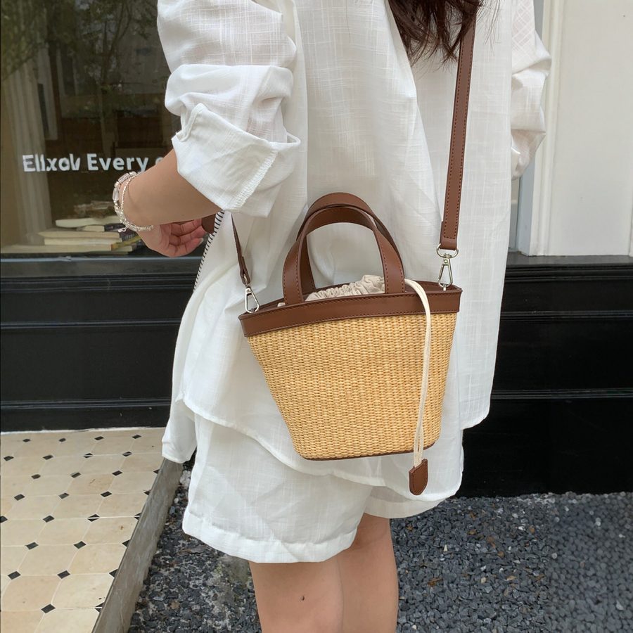 Drawstring Woven Straw Bucket Bag view 3