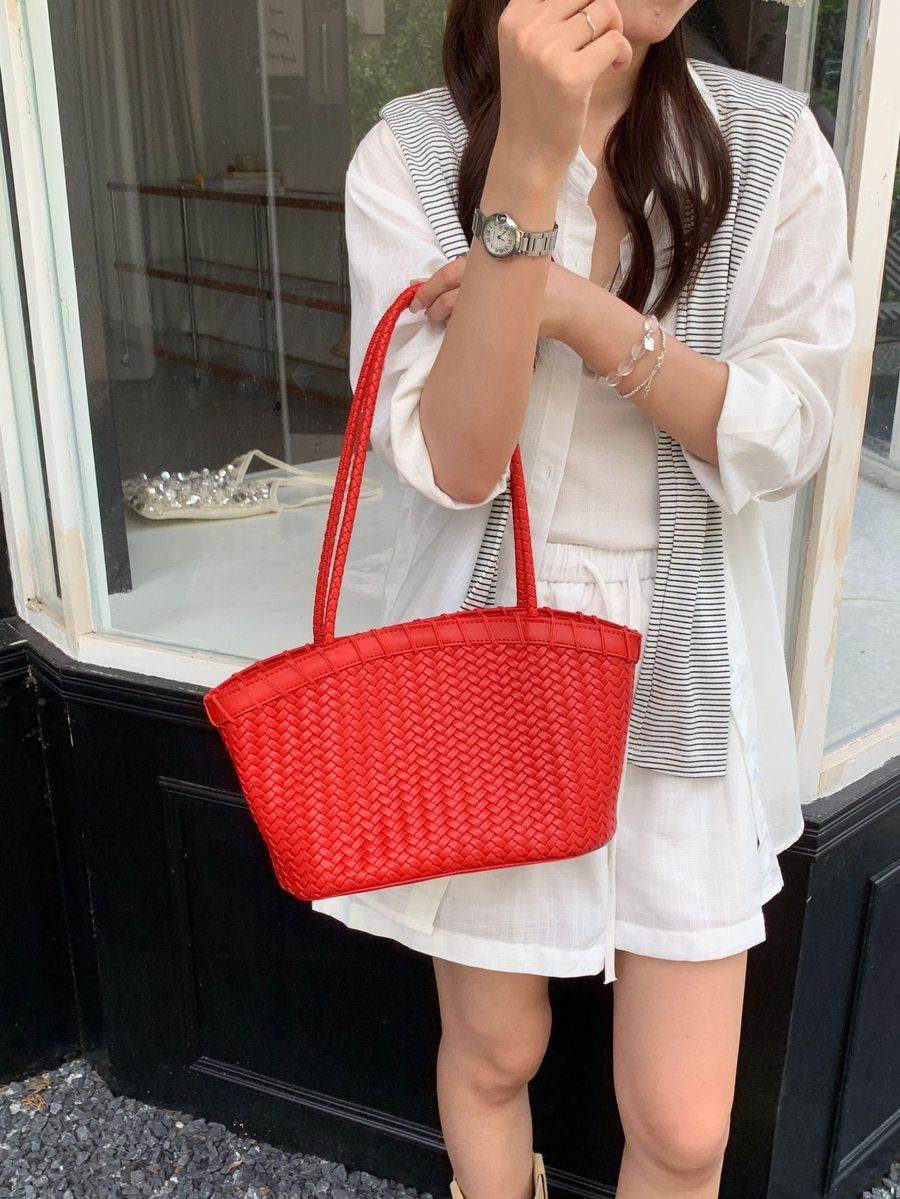 Bolso tote de cesta tejida con forma de concha para hombro view 7
