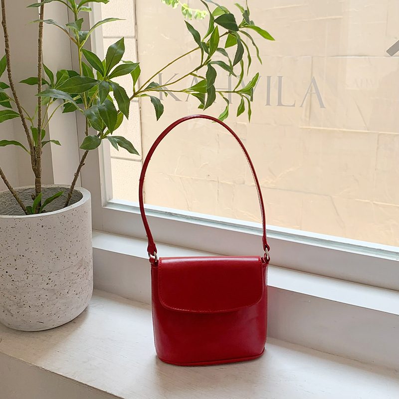 Rote Crossbody-Bucket-Tasche view 6