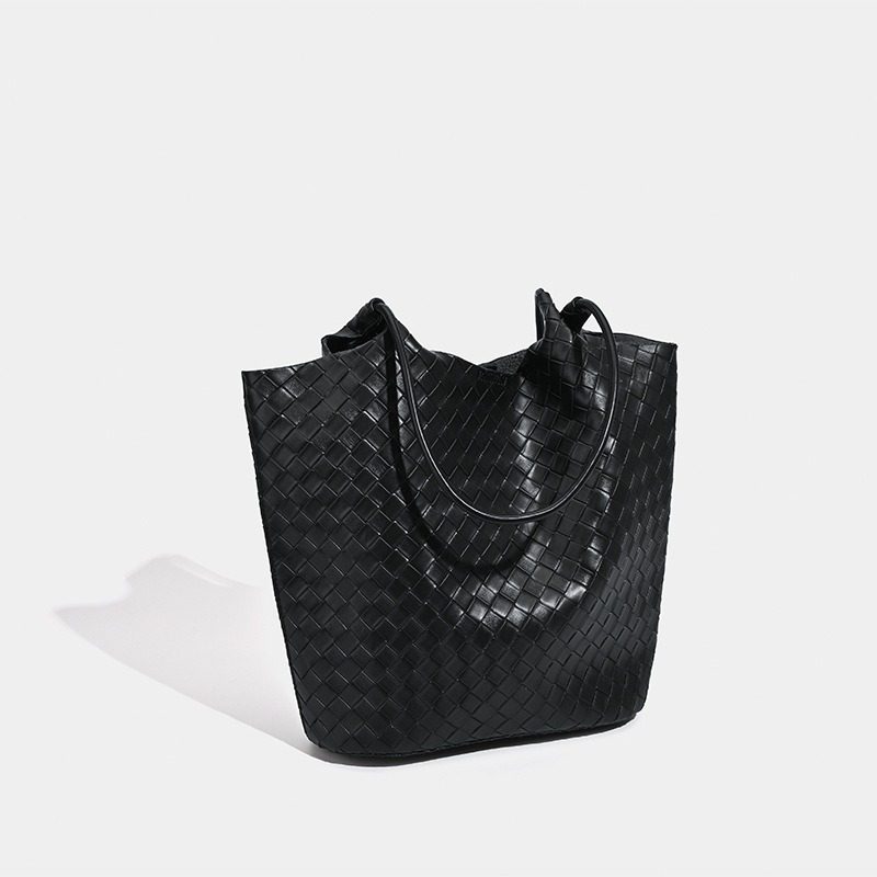 Bucket-Tragetasche aus gewebtem weichem Leder view 3
