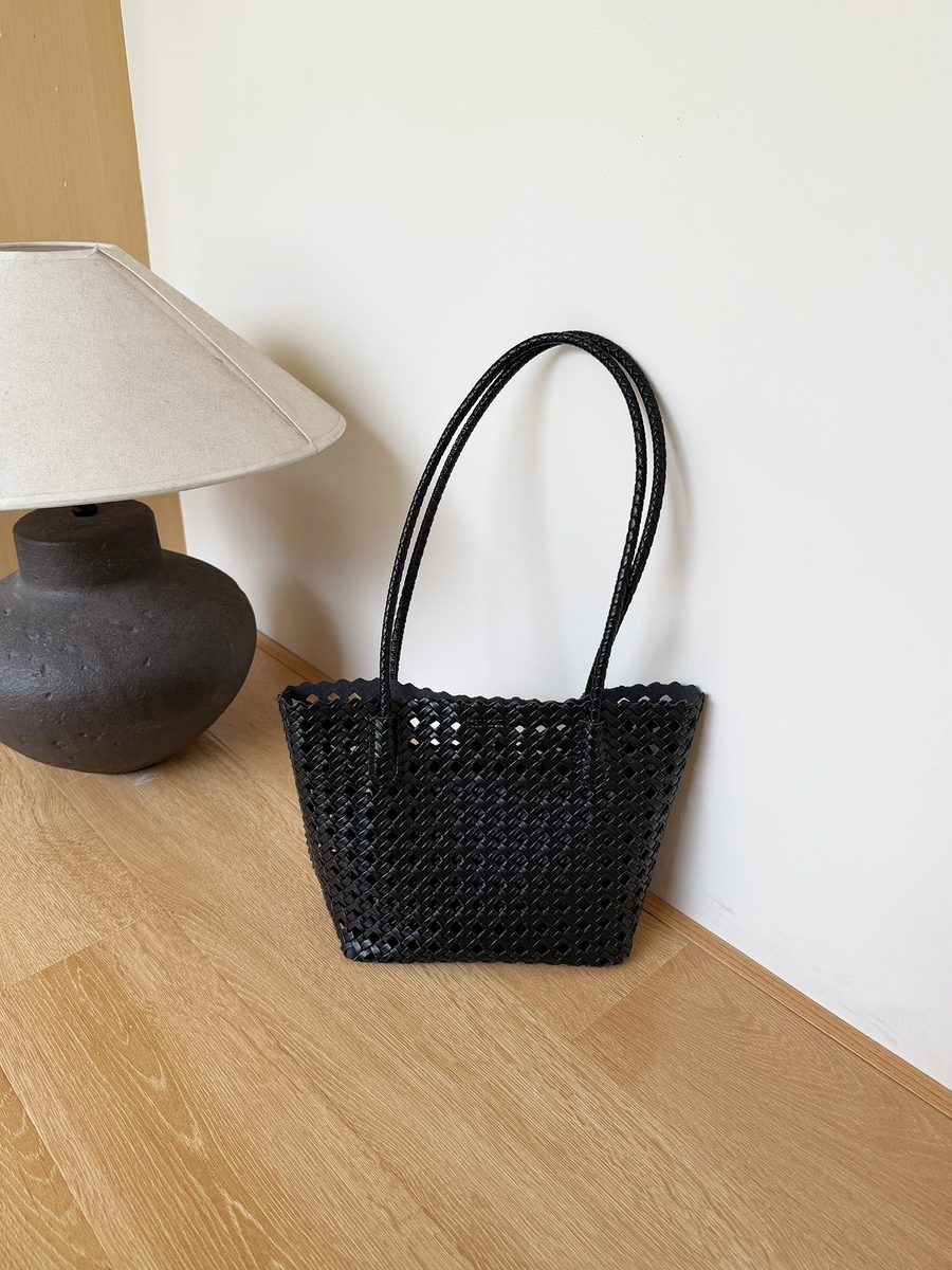 Woven Hollow Out Bucket Bag Top-Handle Tote view 10