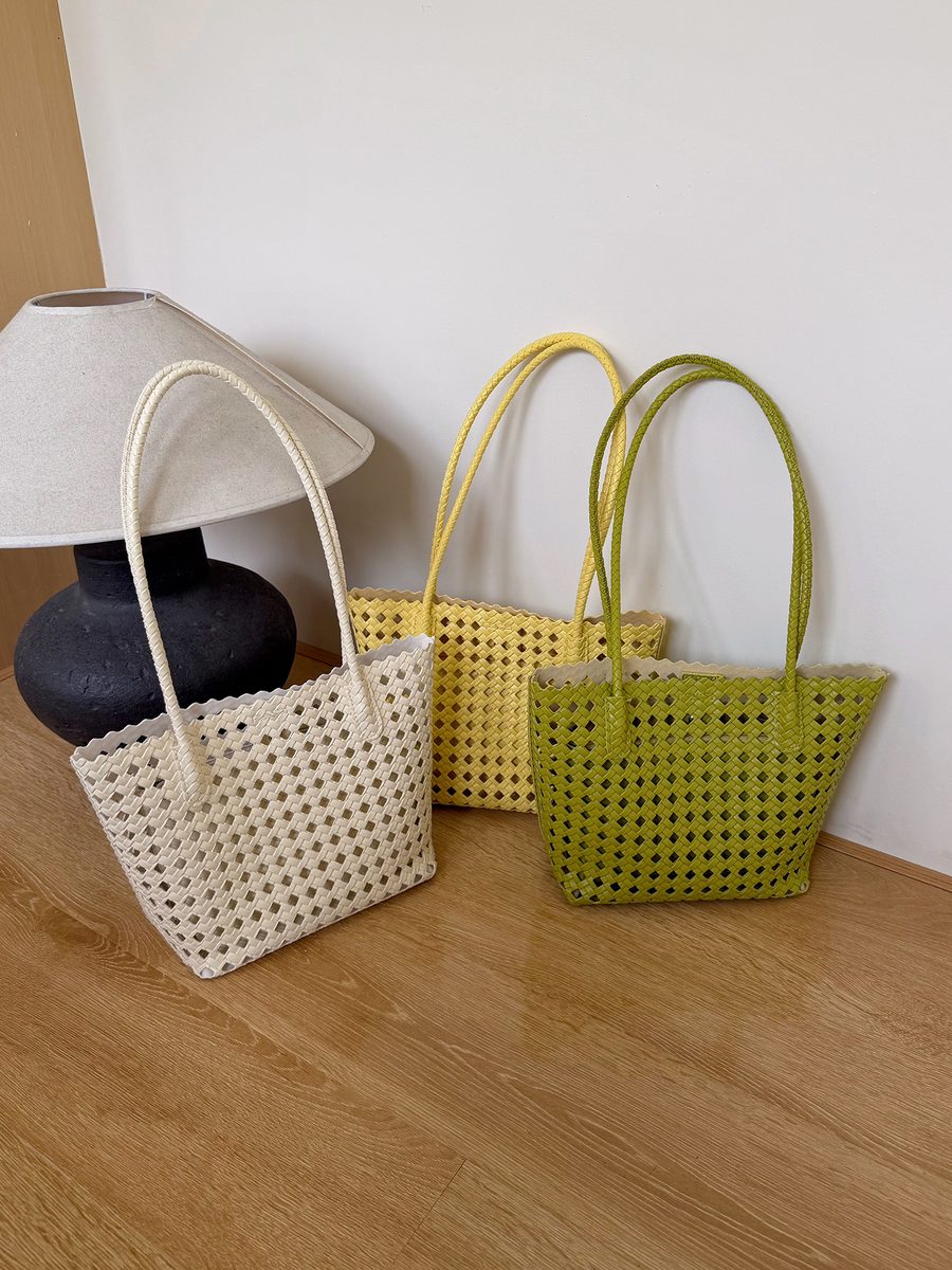 Woven Hollow Out Bucket Bag Top-Handle Tote view 4