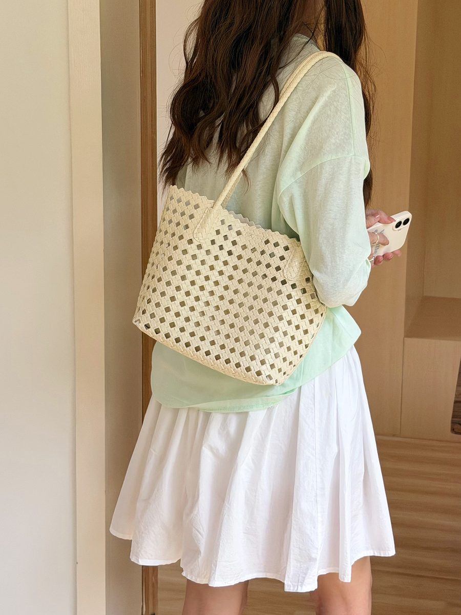 Woven Hollow Out Bucket Bag Top-Handle Tote view 9