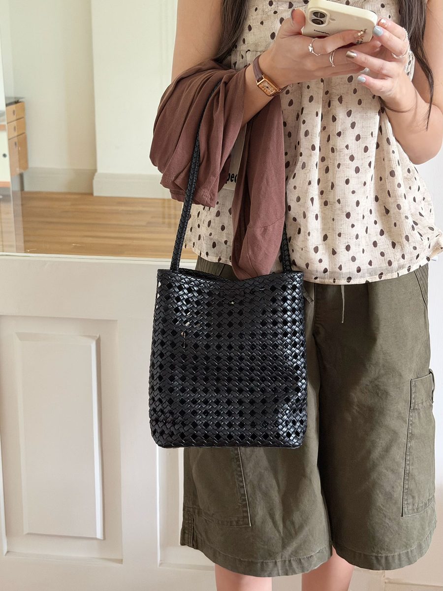 Hollow Out Woven Bucket Bag Shoulder Commute view 5
