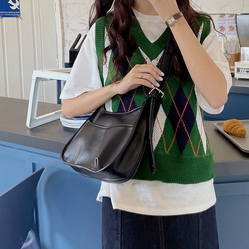 Wide Strap Crescent Bucket Saddle Bag view 4