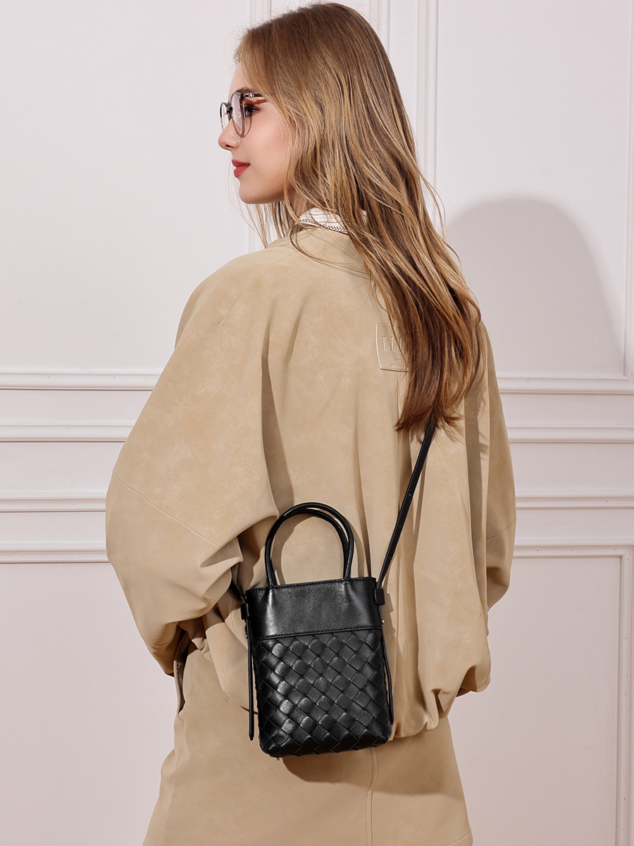 Chinese-Style Beaded Chain Pleated Crossbody — Oil-Wax Two-Colour view 3